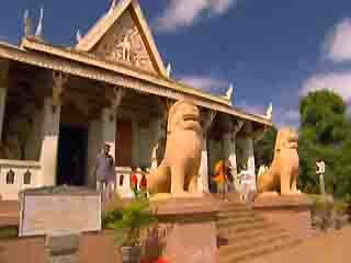 صور Wat Phnom معبد